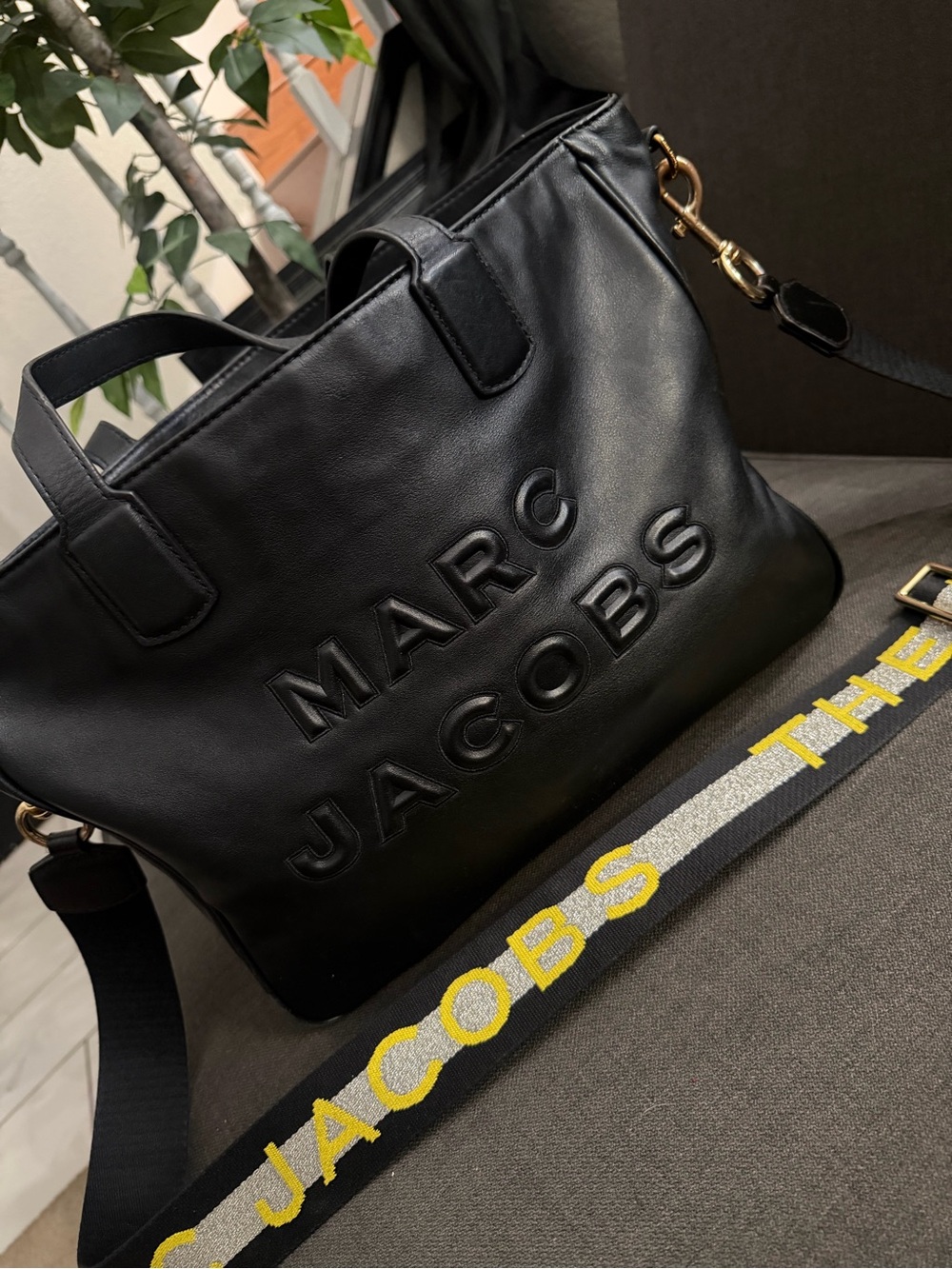 RARE Marc Jacobs Flash Black Embossed Leather Weekend Bag tote with Straps - Picture 2 of 15